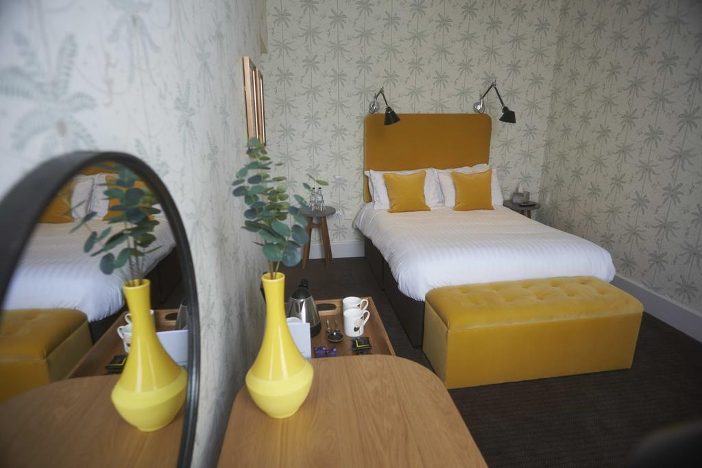 Embankment Hotel Бедфорд Экстерьер фото